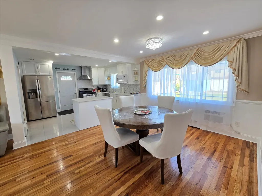 17 Hillcrest Drive Westbury NY 11590