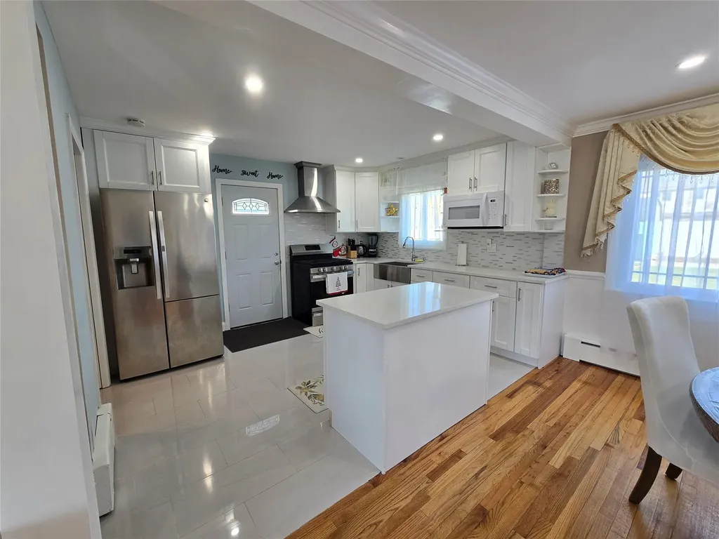17 Hillcrest Drive Westbury NY 11590