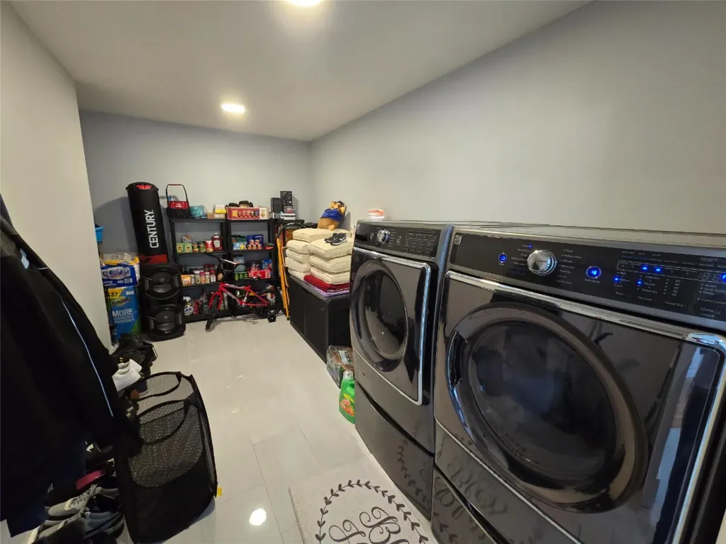 17 Hillcrest Drive Westbury NY 11590