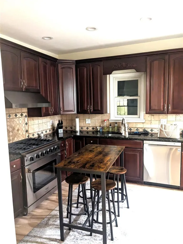 71 Longview Avenue White Plains NY 10605