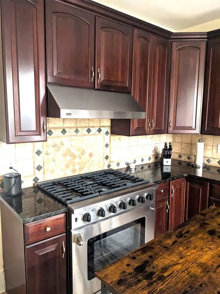 71 Longview Avenue White Plains NY 10605