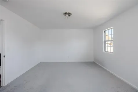 8 Woodchuck Trail Coram NY 11727