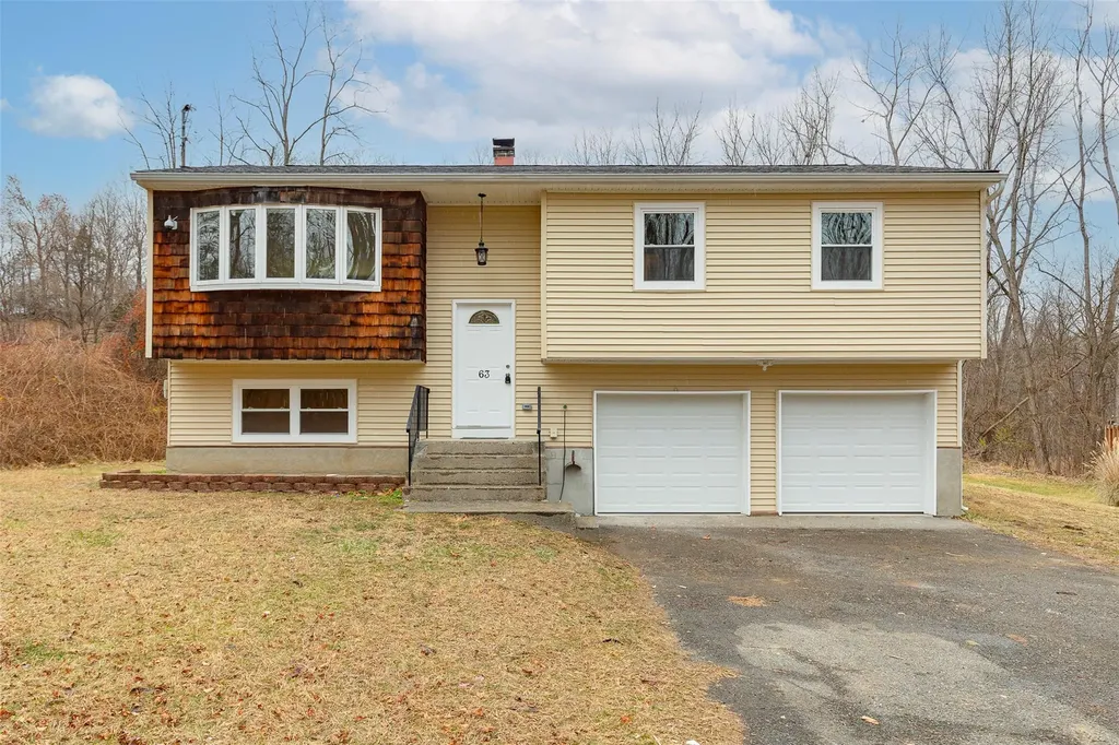 63 Camelot Road Poughkeepsie NY 12601