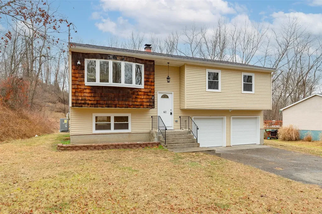 63 Camelot Road Poughkeepsie NY 12601