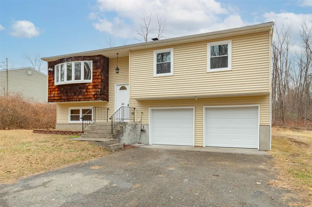 63 Camelot Road Poughkeepsie NY 12601