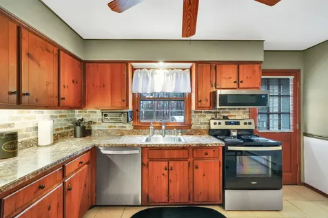 142 Norwalk Avenue Medford NY 11763