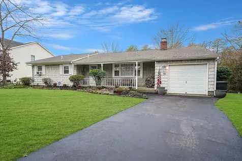 142 Norwalk Avenue Medford NY 11763