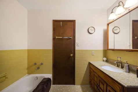 142 Norwalk Avenue Medford NY 11763