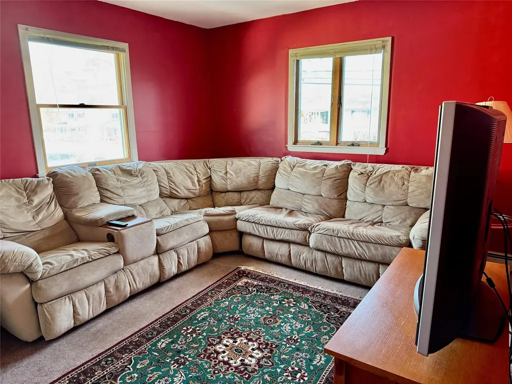 62 Cherokee Avenue West Islip NY 11795
