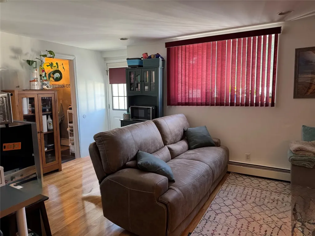 62 Cherokee Avenue West Islip NY 11795
