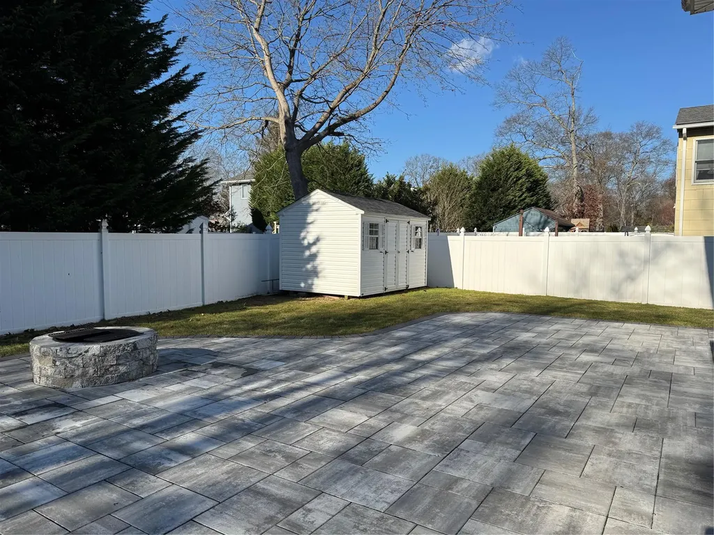 62 Cherokee Avenue West Islip NY 11795