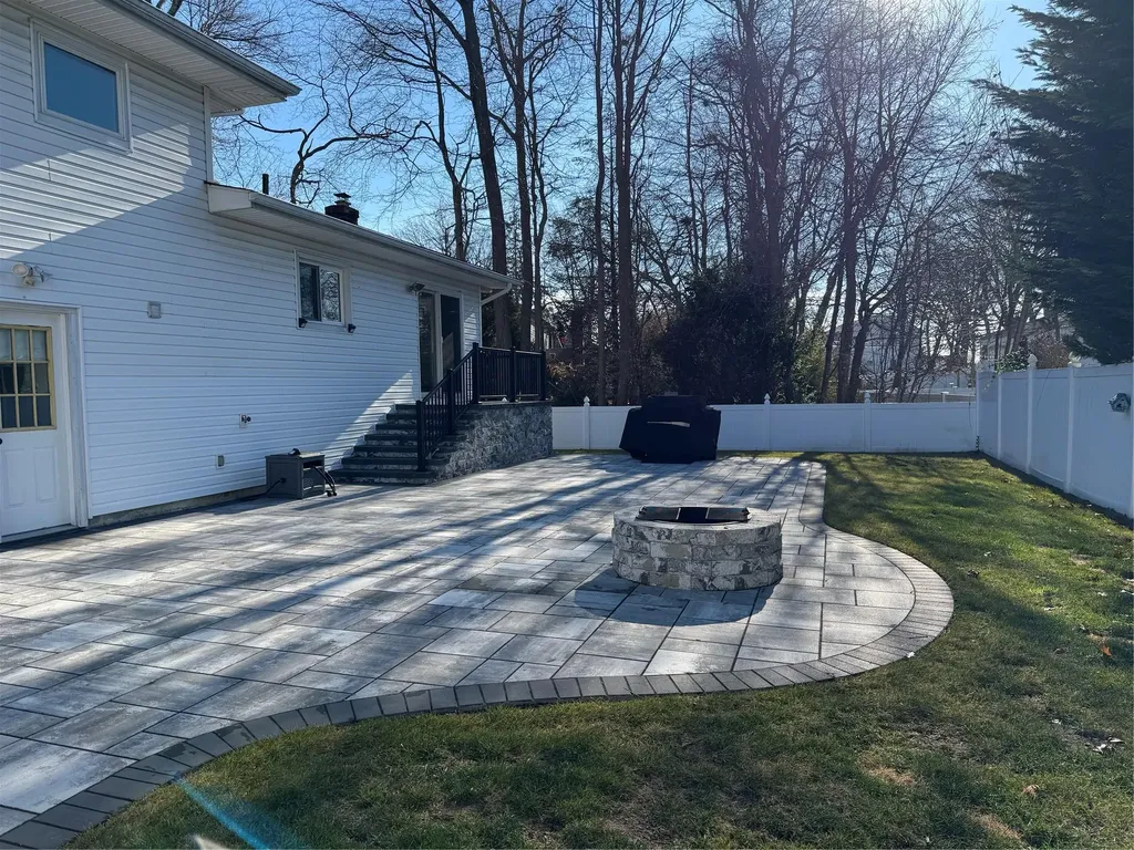 62 Cherokee Avenue West Islip NY 11795