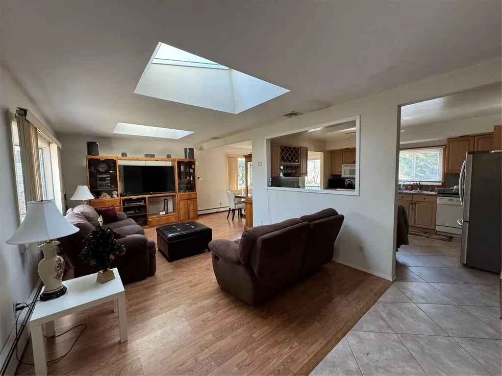 62 Cherokee Avenue West Islip NY 11795