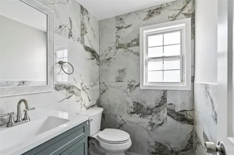 20 Mill Lane Medford NY 11763