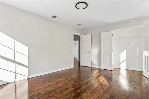 20 Mill Lane Medford NY 11763