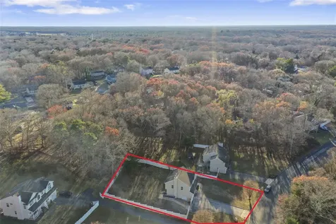 20 Mill Lane Medford NY 11763