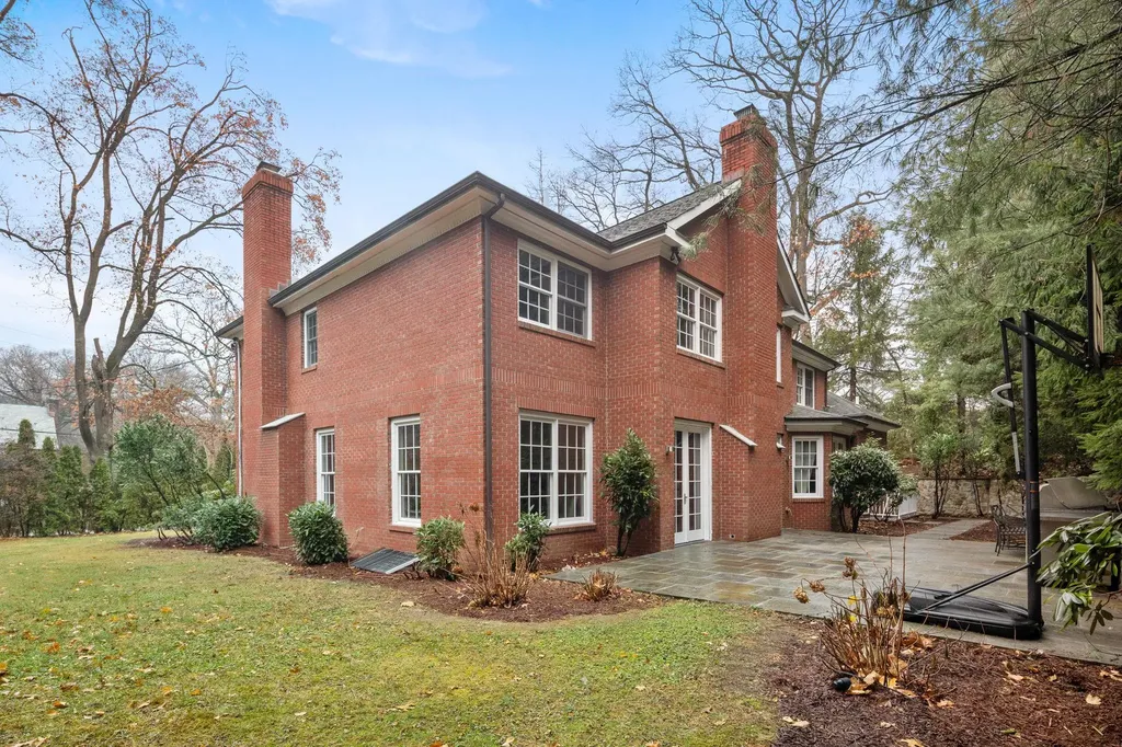 18 Fox Meadow Road Scarsdale NY 10583