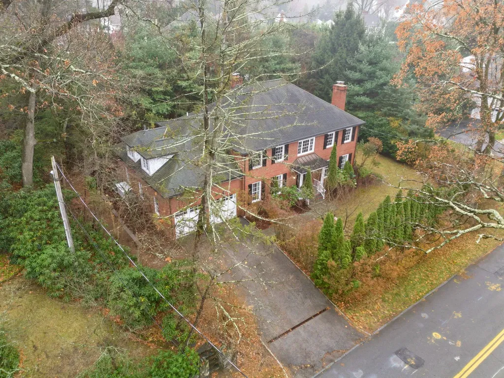 18 Fox Meadow Road Scarsdale NY 10583
