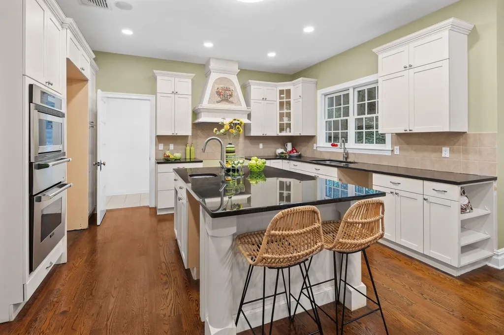 18 Fox Meadow Road Scarsdale NY 10583