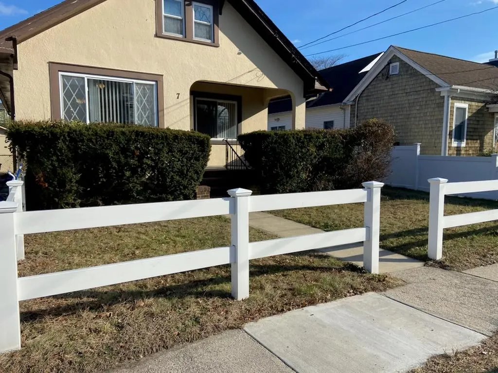 7 2nd Avenue East Islip NY 11730