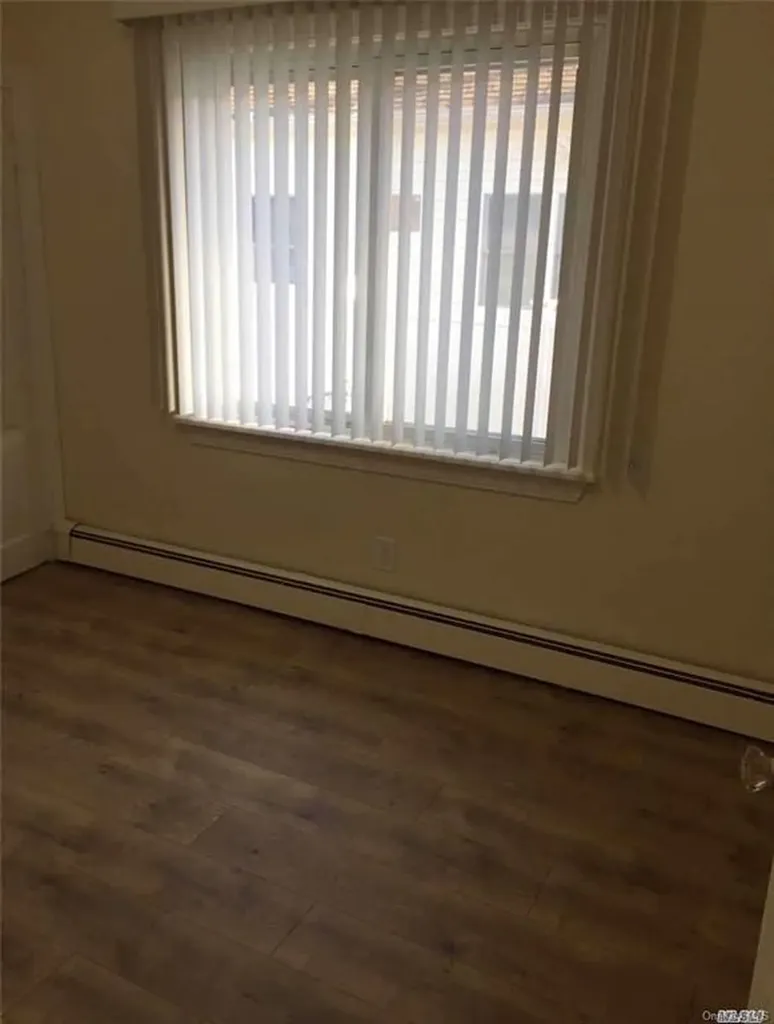 7 2nd Avenue East Islip NY 11730