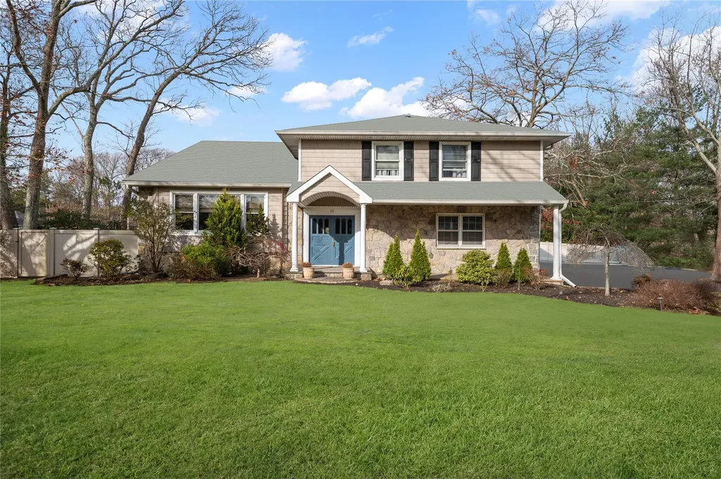 12 Hemingway Drive Dix Hills NY 11746