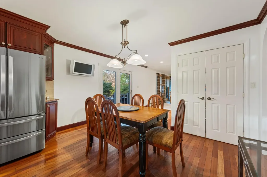 12 Hemingway Drive Dix Hills NY 11746
