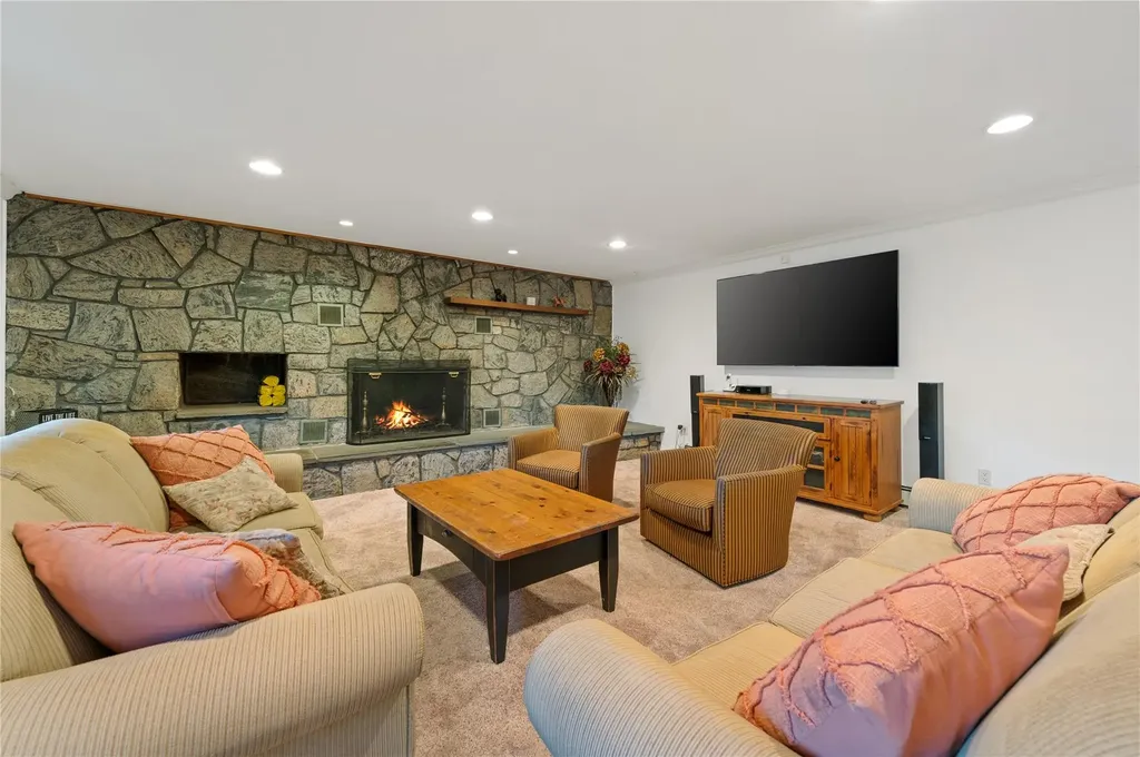 12 Hemingway Drive Dix Hills NY 11746