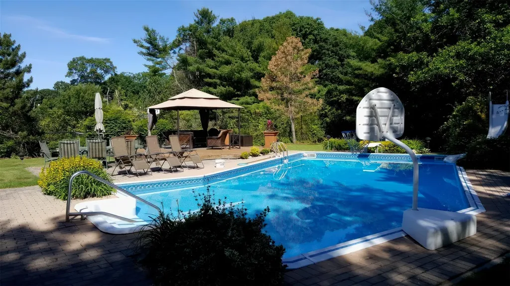 12 Hemingway Drive Dix Hills NY 11746