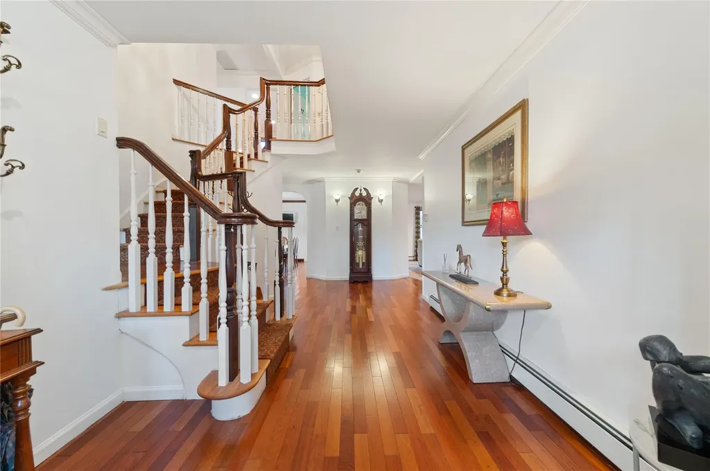 12 Hemingway Drive Dix Hills NY 11746
