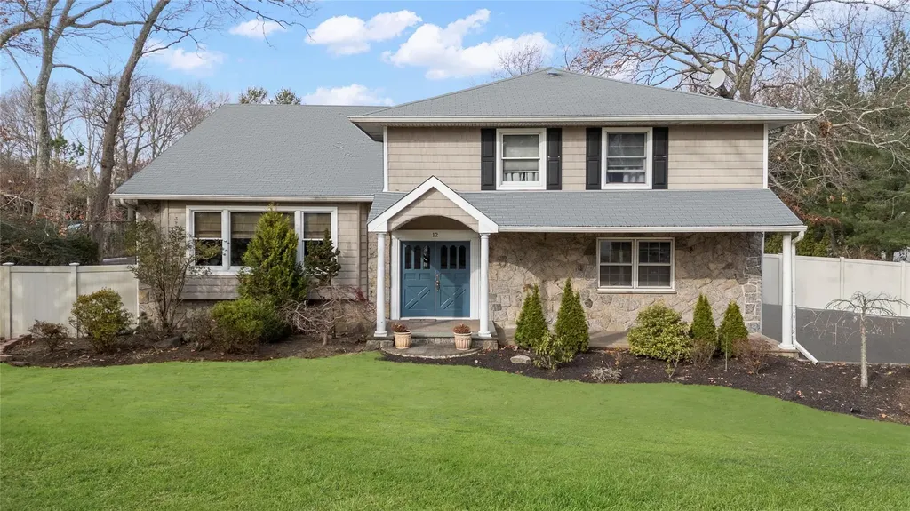 12 Hemingway Drive Dix Hills NY 11746
