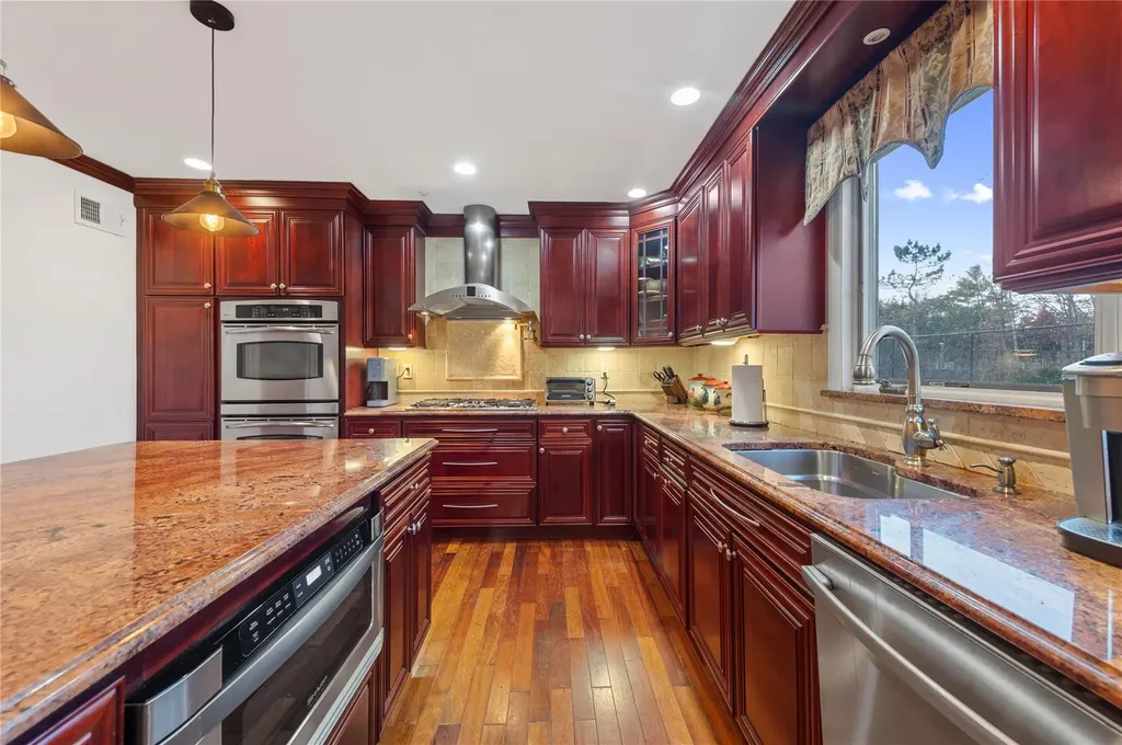 12 Hemingway Drive Dix Hills NY 11746