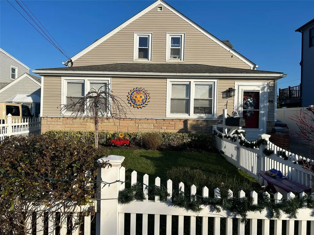 66 Kent Road Island Park NY 11558