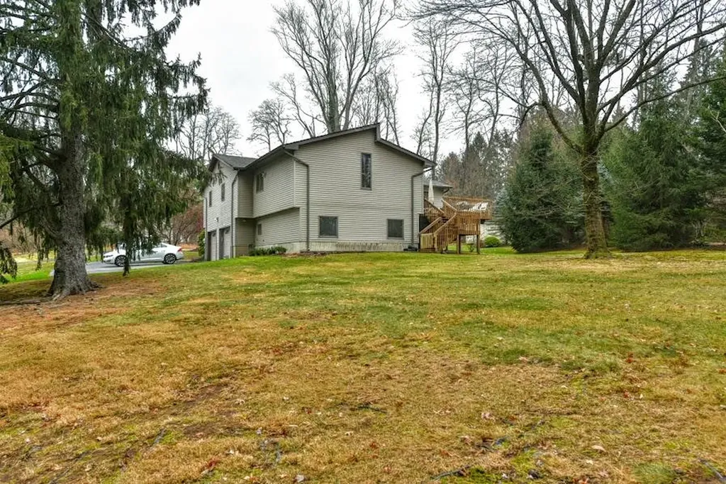 15 Hampton Road Airmont NY 10901