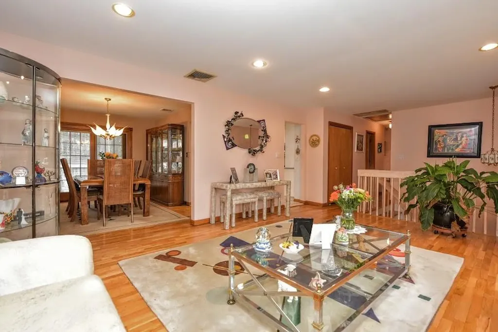 15 Hampton Road Airmont NY 10901
