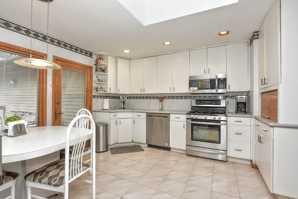 15 Hampton Road Airmont NY 10901