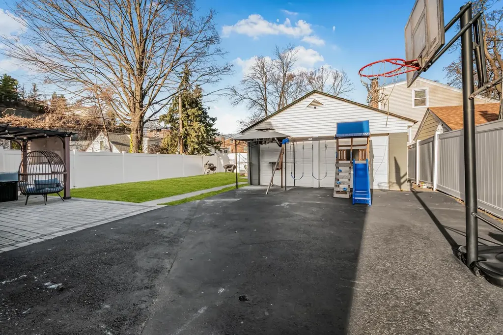 9 Chester Drive Yonkers NY 10710