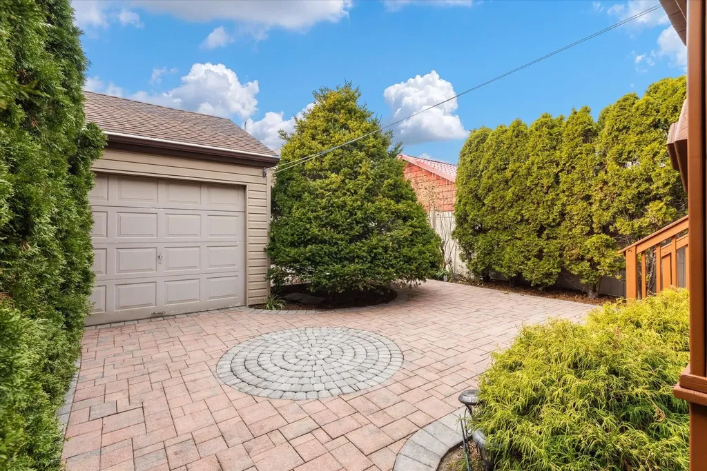 63-16 84th Place Middle Village NY 11379