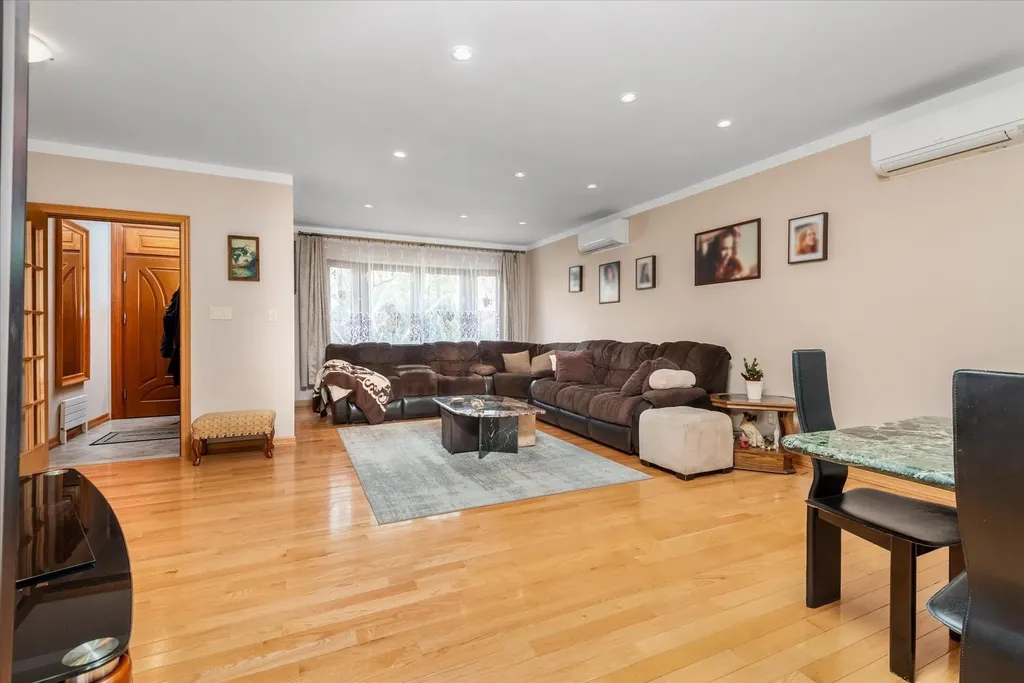 63-16 84th Place Middle Village NY 11379
