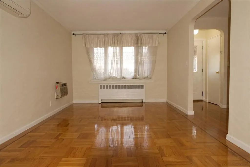 1051 E 213th Street Bronx NY 10469