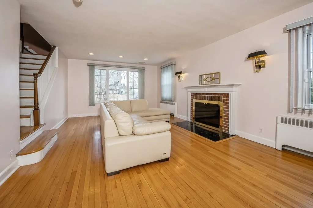 90 Parkway Circle Scarsdale NY 10583