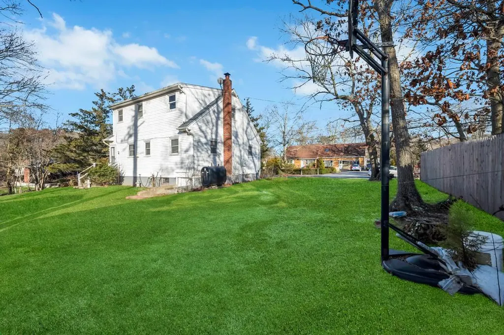7 Quogue Avenue Riverhead NY 11901