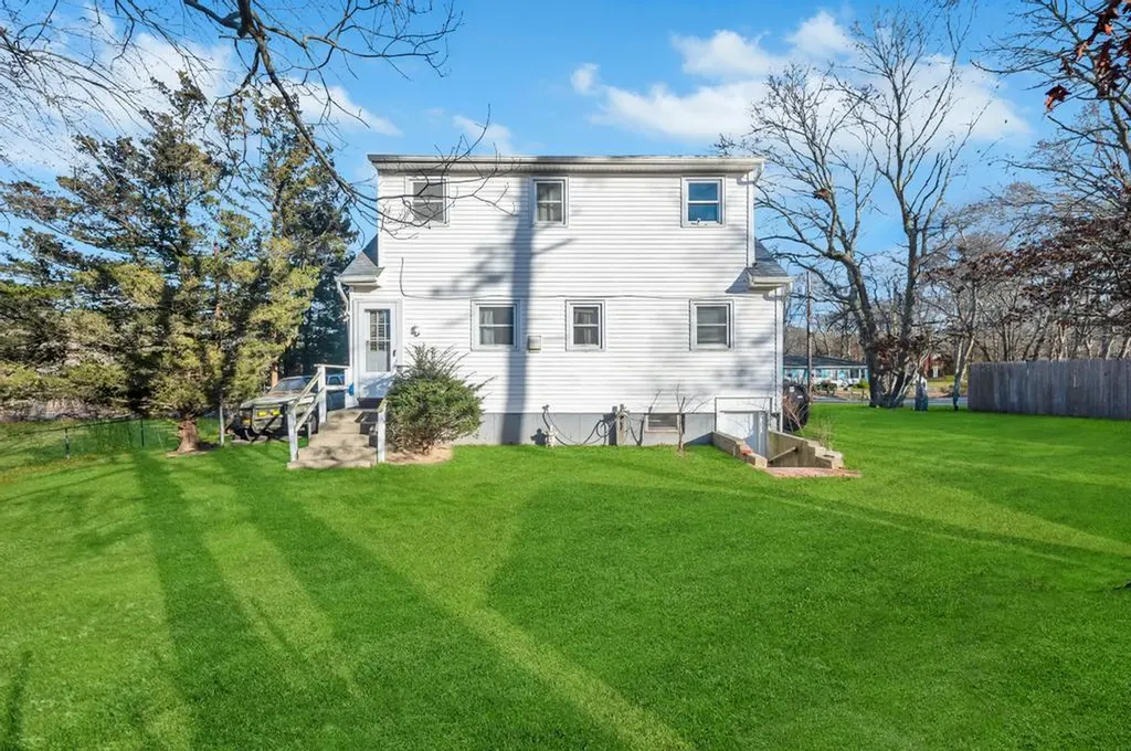 7 Quogue Avenue Riverhead NY 11901