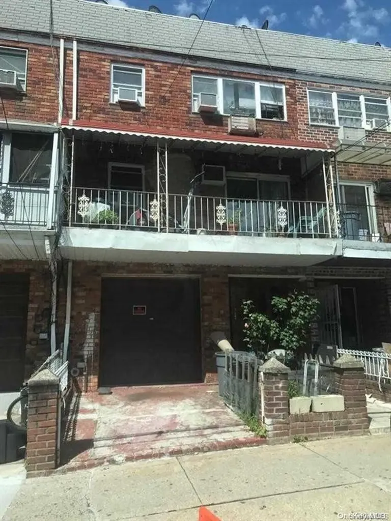 34-64 111th Corona NY 11368