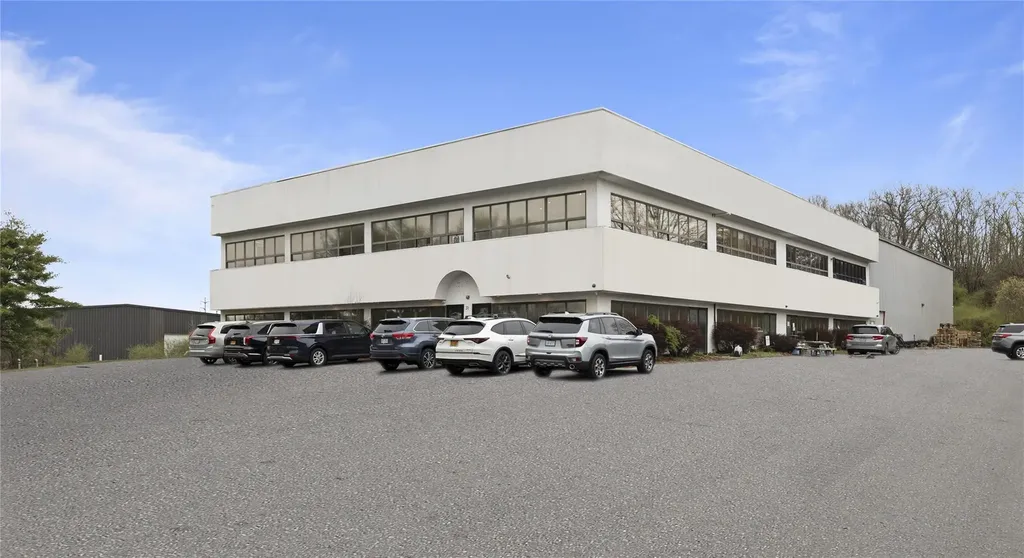 31 Elkay Drive Chester NY 10918