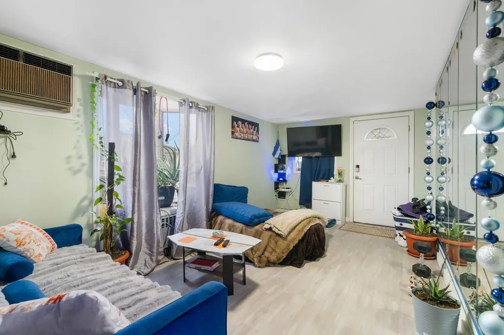 279 Edwards Place Yonkers NY 10703