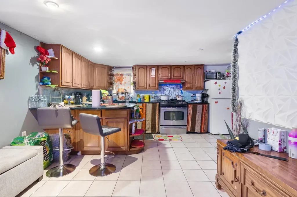 279 Edwards Place Yonkers NY 10703