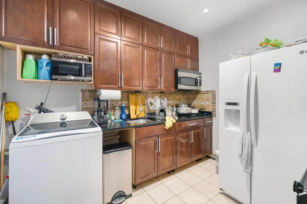 279 Edwards Place Yonkers NY 10703