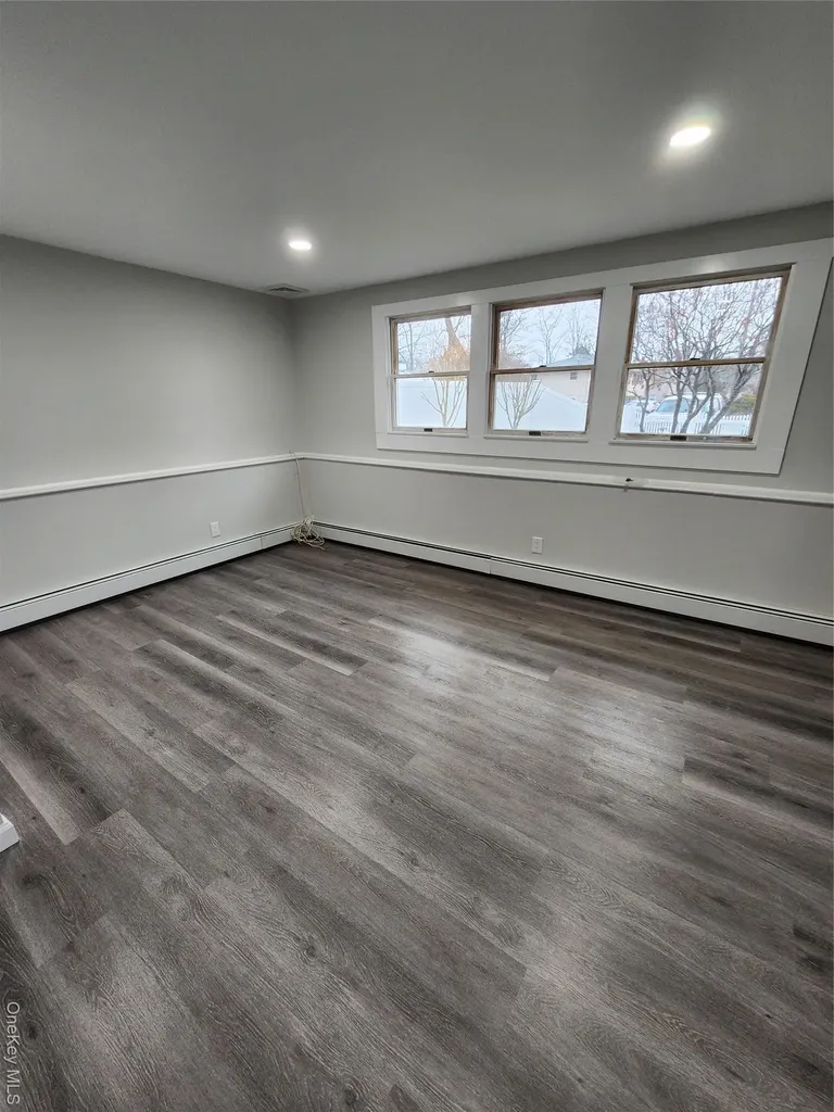 27 Estates Lane Shoreham NY 11786