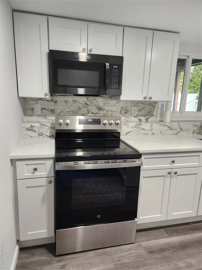 27 Estates Lane Shoreham NY 11786